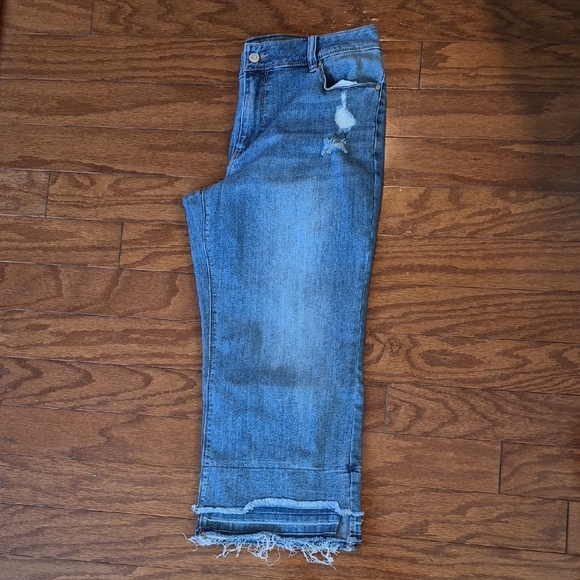 Est. 1948 Denim Blue Distressed Cropped Jeans Womens Size 14 - Picture 11 of 12